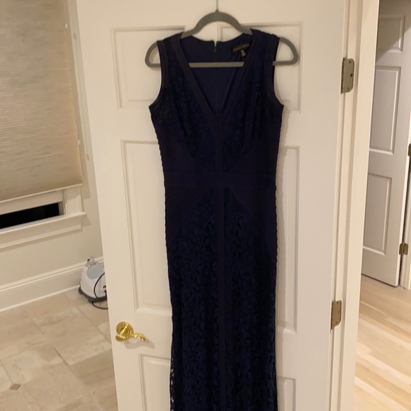 Todashi Shoji long lace dress! Perfect for a wedding! Work 2x. - Picture 1 of 7